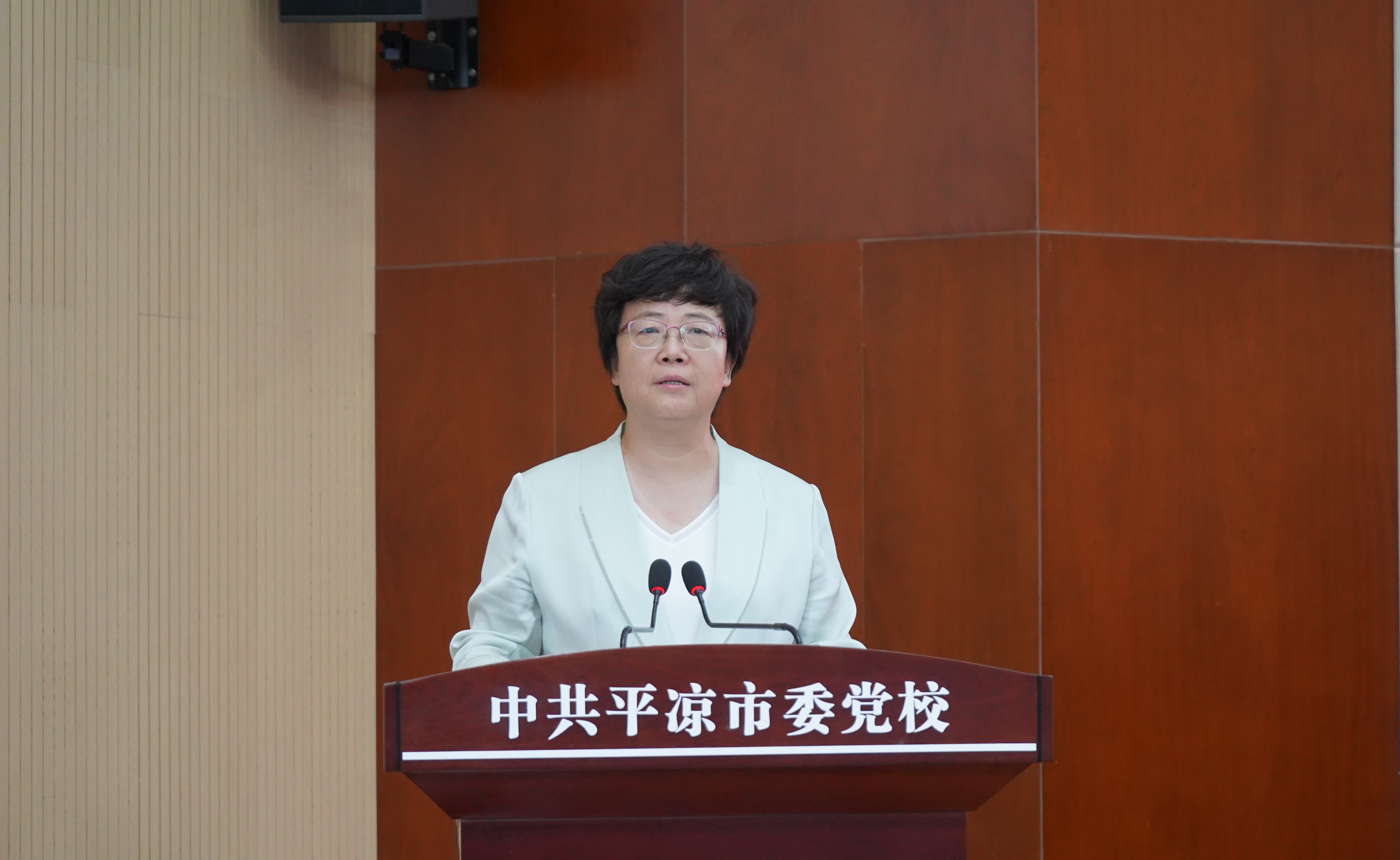 20230710-乐动平台乡村振兴甘肃平凉远程教学站揭牌暨乡村教师护眼灯捐赠仪式 -中共平凉市委书记王旭致辞-平凉融媒体中心拍摄.jpg