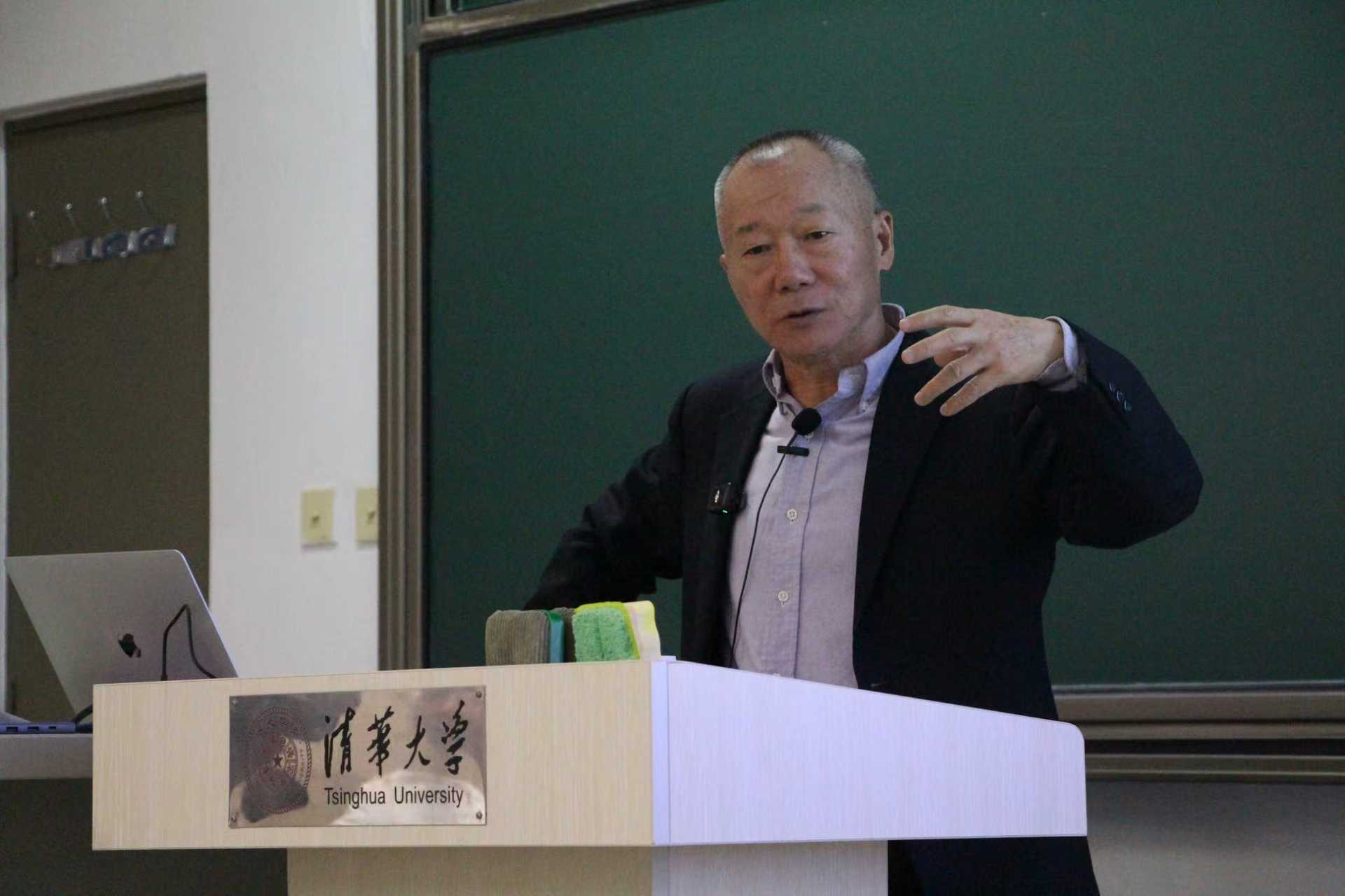 20251121-肖鹰做客新人文讲座  探讨中西绘画艺术精神的异同-傅义超-主讲人肖鹰.jpg