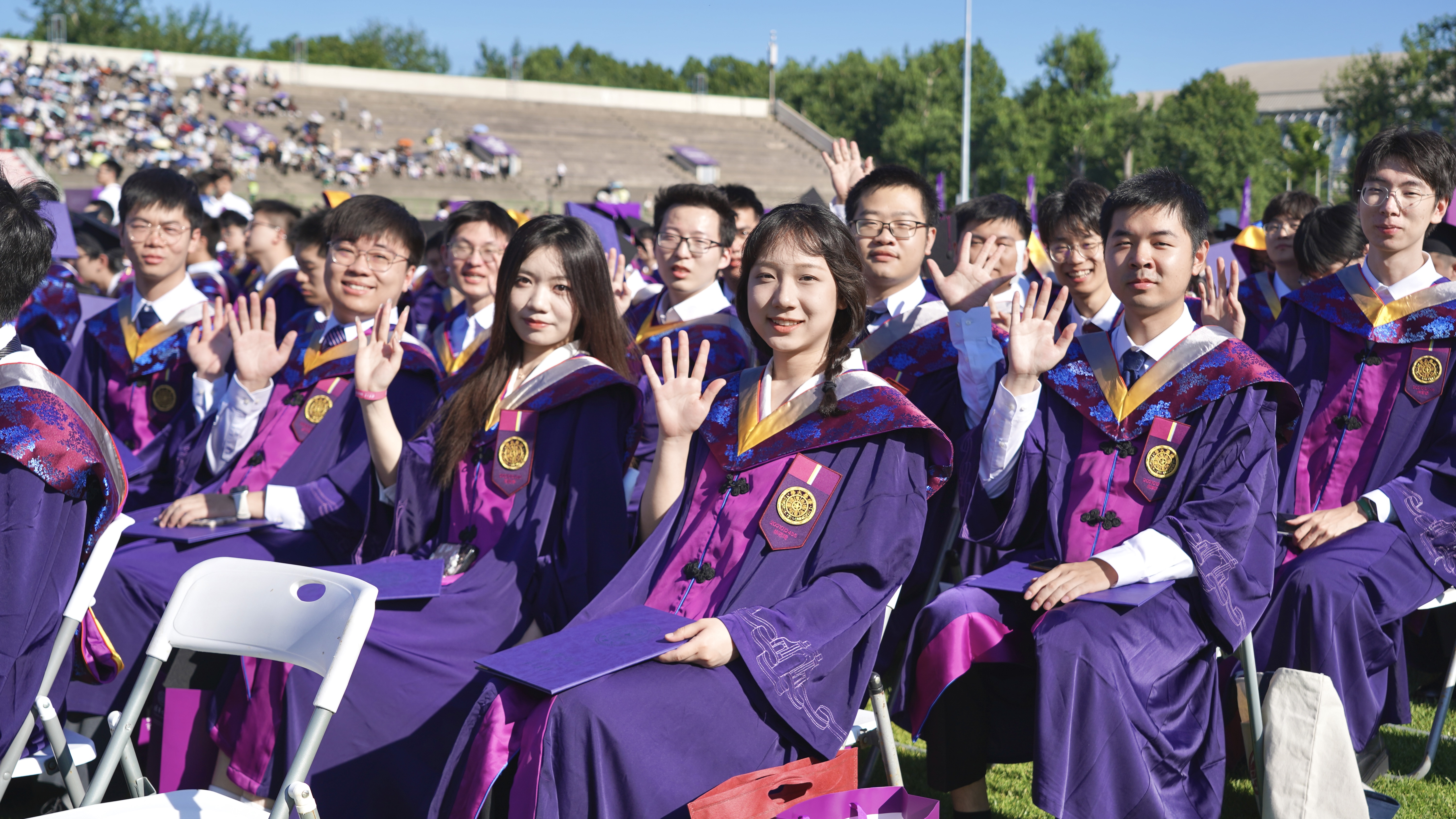 20250621-乐动平台2025年本科生毕业典礼举行-霍元东摄-毕业精彩瞬间.jpg