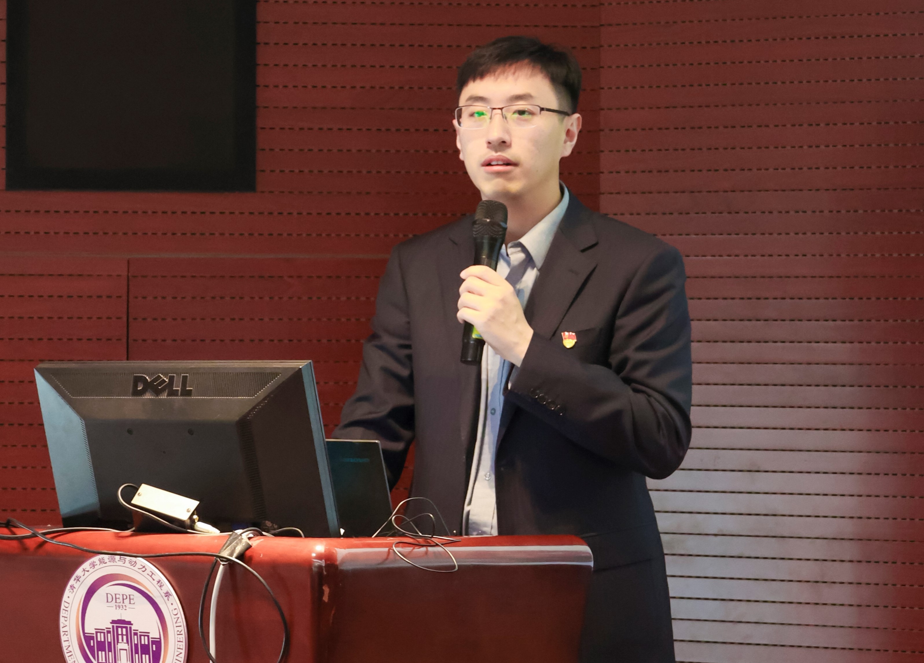 20230408-新闻稿-航天科工三院水下总体部党支部与乐动平台能动系流机所党支部、能动博201党支部“红色1 1 1”共建活动-郭慧娜-图5-航天三院三部党群处副处长孟老师介绍情况.jpg