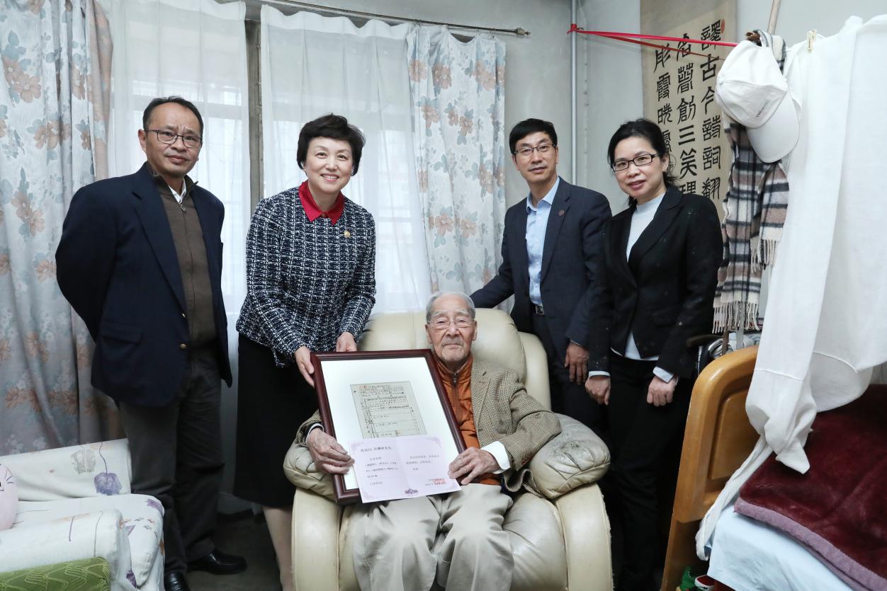 123A3389 (1) 123A3389 (1)