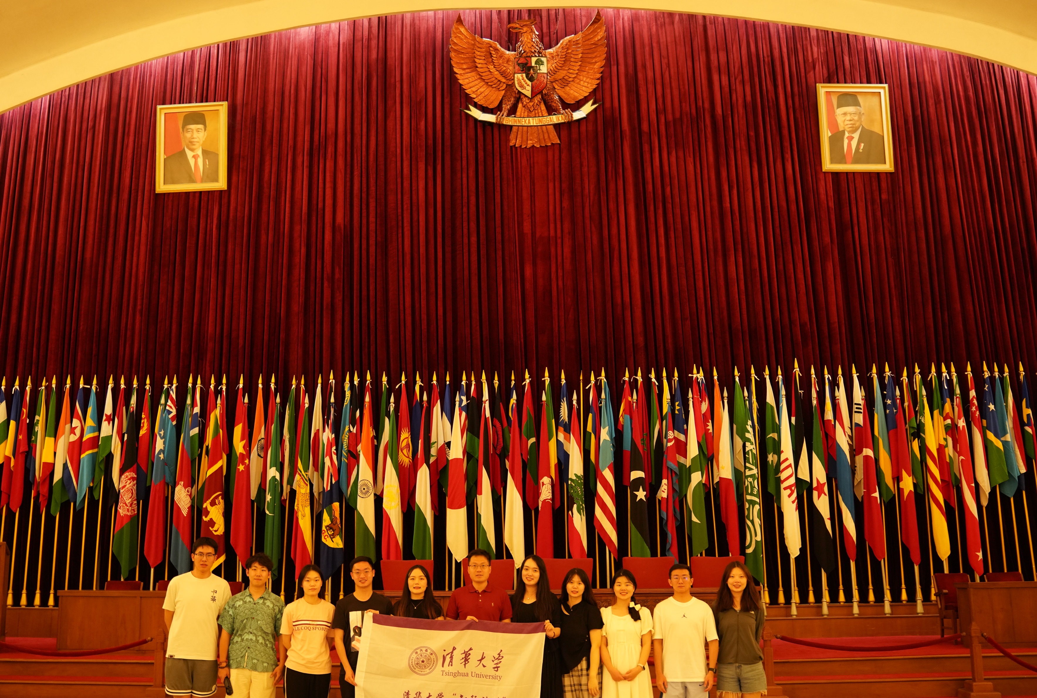 20240308-奔赴四海铸实践真知 对话世界立时代潮头——2024年乐动平台“知行计划”研究生骨干海外实践纪实-东南亚实践支队-支队成员参观万隆会议旧址.jpg